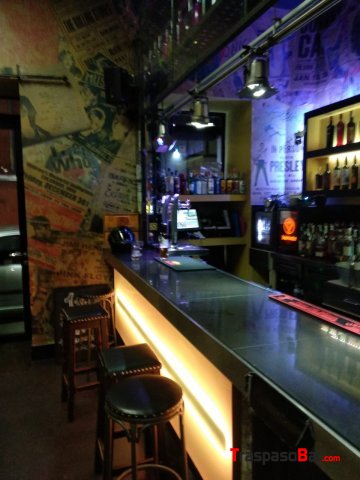 Se traspasa bar en Lavapies en pleno funcionamient