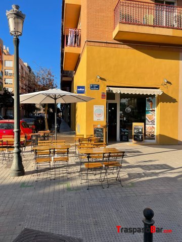 Se traspasa Cafeteria Heladeria.