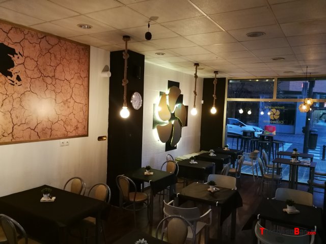 RESTAURANTE EXCELENTE UBICACIÓN