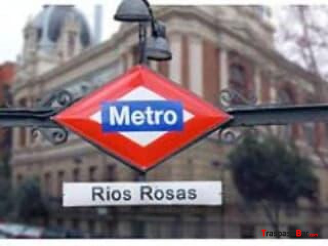 Se traspasa Bar con cocina en Río Rosas