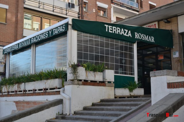 se alquila y traspasa Bar 