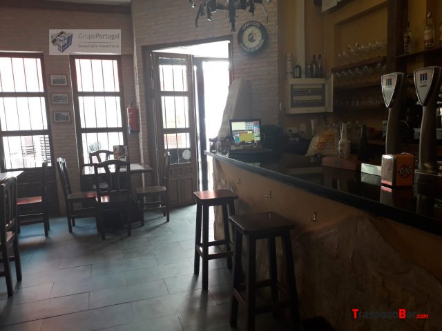 Traspaso Bar Restaurante de 120m² con terraza en z