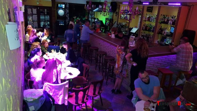 Se traspasa bar de copas Bda. El Torcal