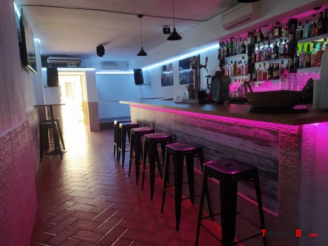Bar de copas en la Nogalera