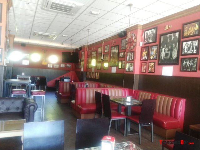 Se traspasa Bar-restaurante Funcionando