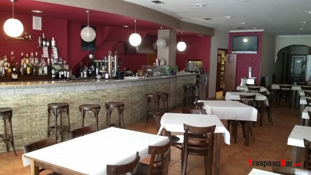 ALQUILO CAFÉ BAR / RESTAURANTE EN VILARODÍS 