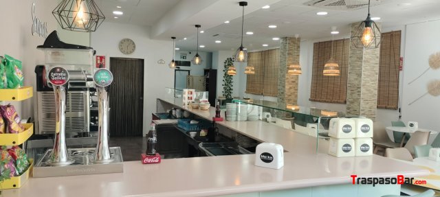 TRASPASO DE CAFETERÍA EN PLENO RENDIMIENTO EN SILL