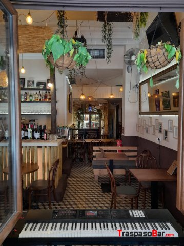 Traspaso bar cafeteria en malasaña