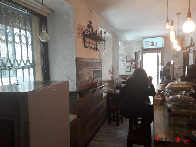 Traspaso Bar con cocina en Barrio Palacio