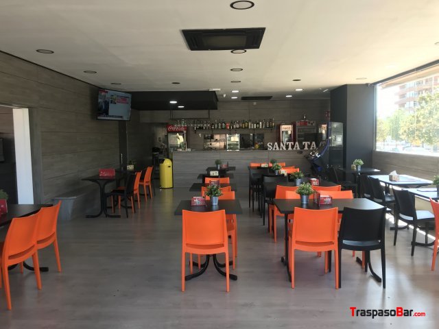 Precioso bar restaurante recién reformado 