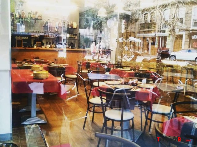 se traspasa restaurante con terraza en ruzafa
