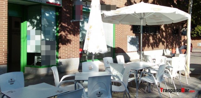 RESTAURANTE CON DOS BUENAS TERRAZAS