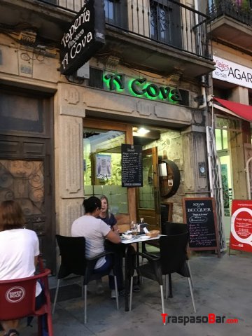 Traspaso de la tapería-vinoteca A Cova