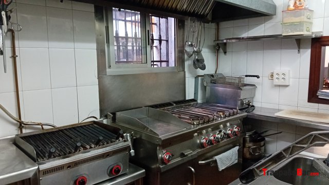 Traspaso BR esquinero en pleno funcionamiento