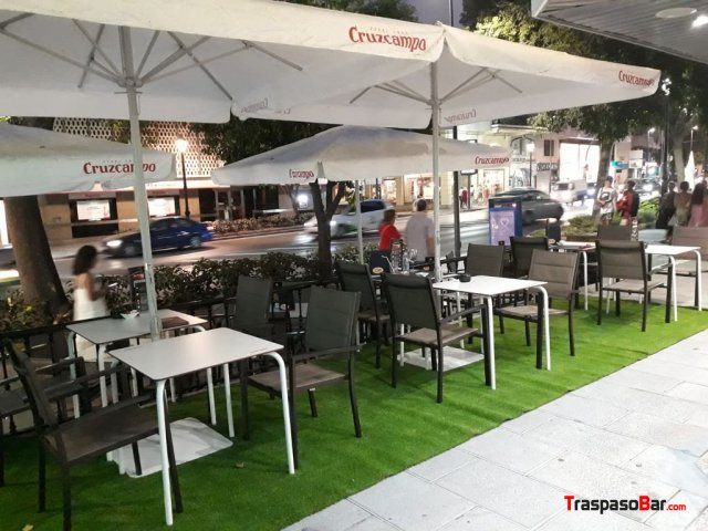Se traspasa Restaurante Cafetería 