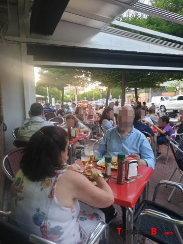RESTAURANTE CON GRAN TERRAZA