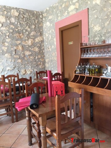 Se traspasa bar-restaurante