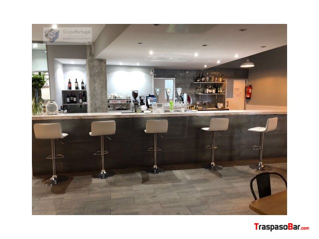Traspaso Bar Restaurante 120m² con terraza en zona