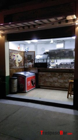 SE TRASPASA BAR CAFETERIA