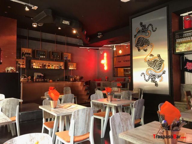 Se traspasa Restaurante, zona Almagro.