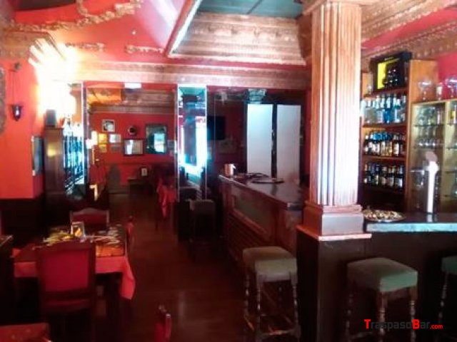 Traspaso Bar Restaurante 150m² con terraza en zona