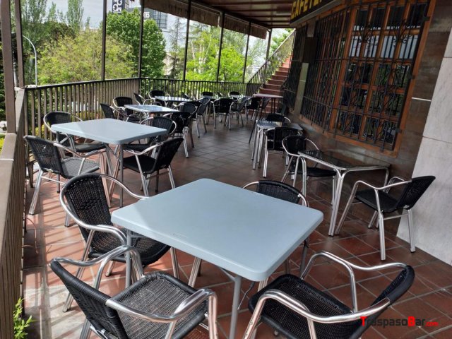Se traspasa Bar Restaurante en urb. Cuestablanca