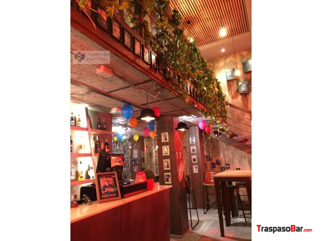 Traspaso Bar Restaurante impecable en Plaza de Esp