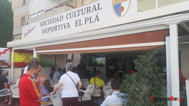 SE ALQUILA BAR / REPOSTERIA