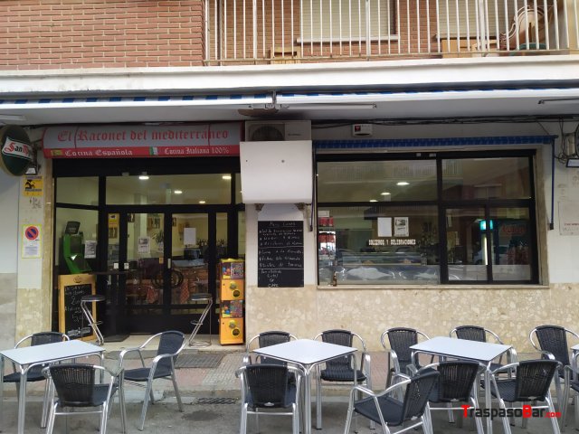 se traspasa bar por enfermedad en silla