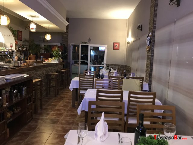 Se traspasa restaurante bar 