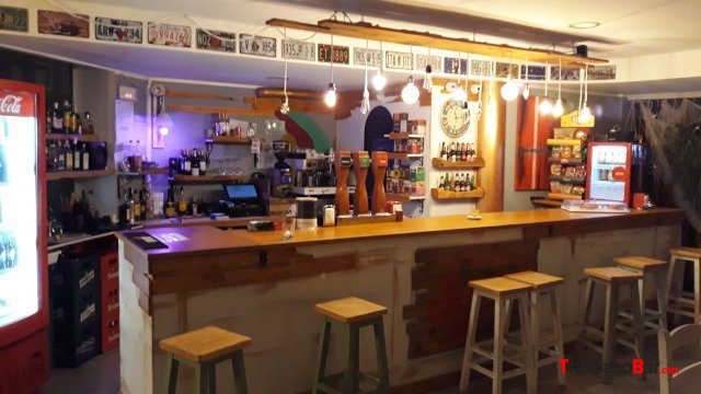 Se Traspasa Bar/Cafeteria