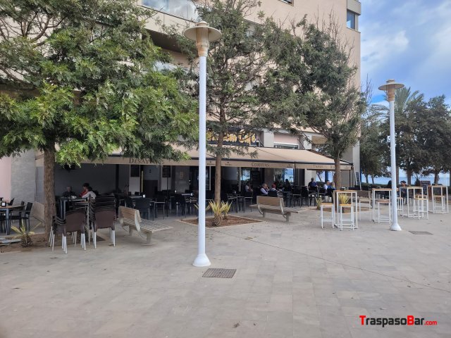Cafetería y bar