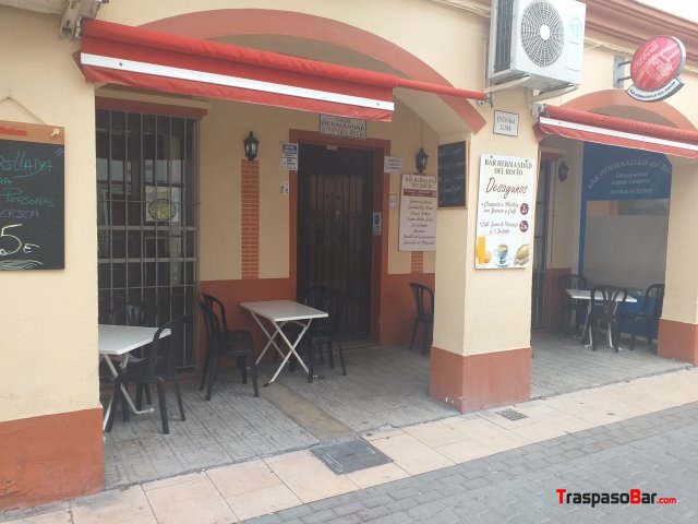 Se traspasa bar en chipiona