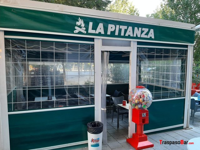 Se traspasa cafeteria