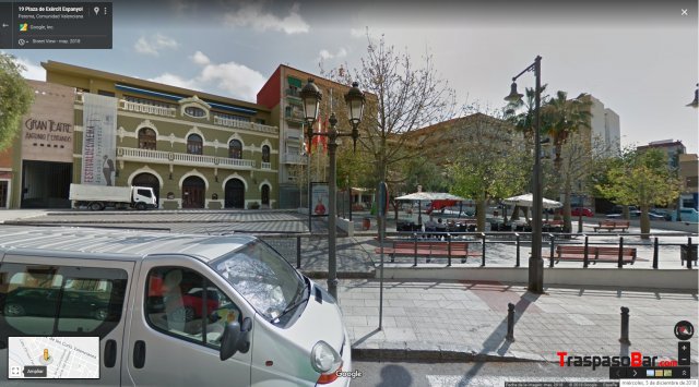 Se traspasa Cafetería con amplia terraza