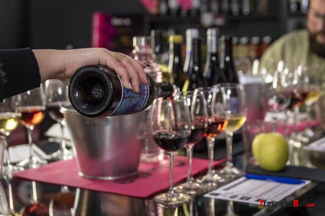 Traspaso enoteca y exquisiteces canarias