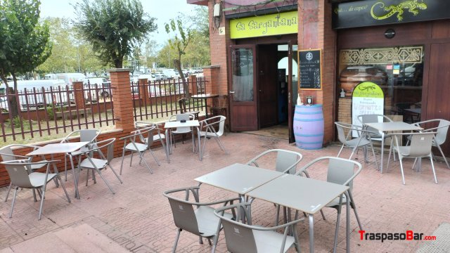 Bar musical con salida de humos 