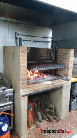 Se traspasa Bar Asador 