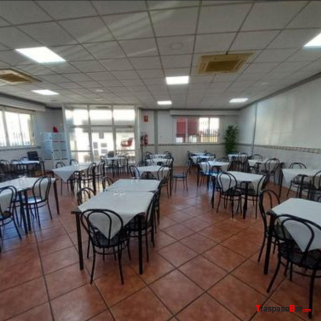 Transpaso Bar restaurante en pleno funcionamiento
