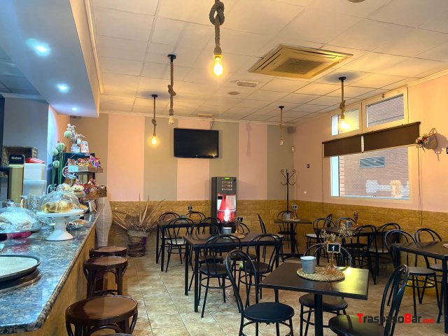BAR CAFETERIA CON LICENCIA Y TERRAZA