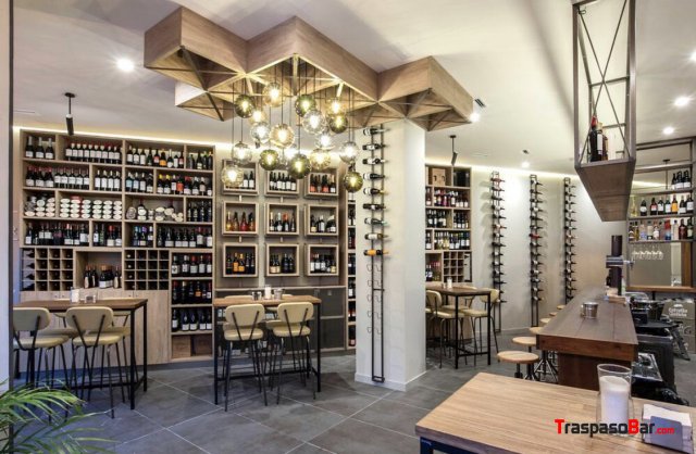 Se traspasa vinoteca funcionando en pleno centro