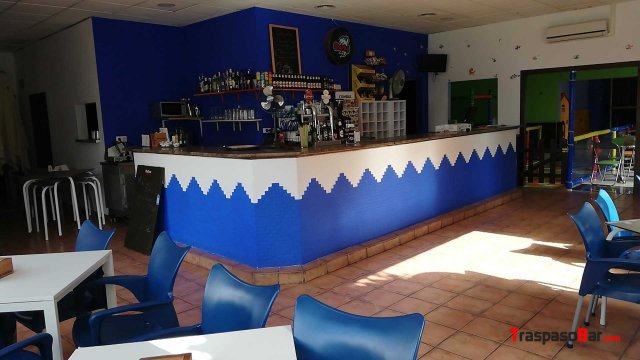 Bar Cafetería con Parque Infantil 
