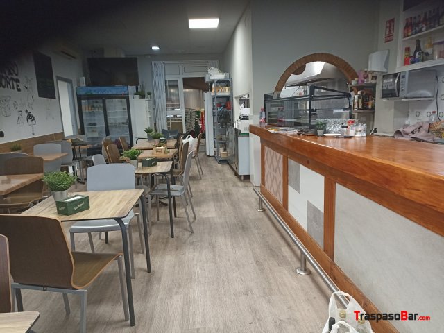 SE TRASPASA BAR RESTAURANTE