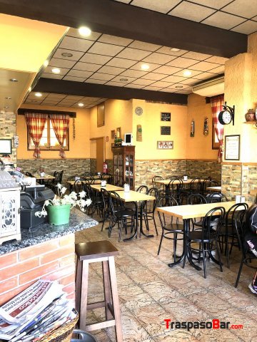 SE TRASPASA BAR-RESTAURANTE EN BEGUES (BCN)
