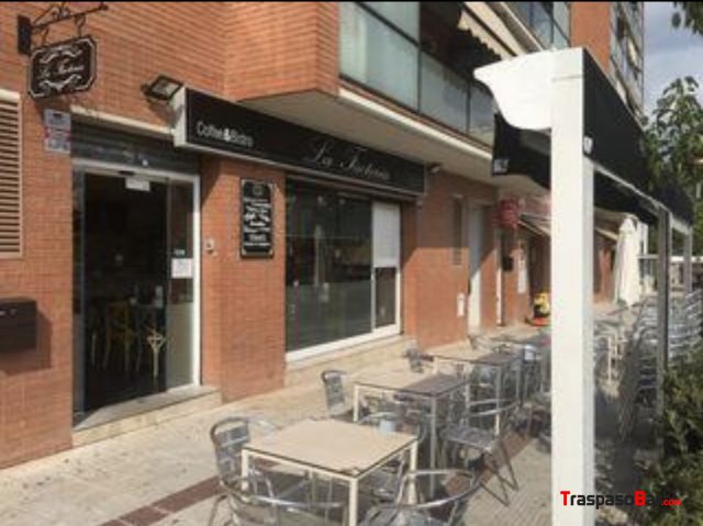 TRASPASO CAFETERÍA- ALTA RENTABILIDAD 