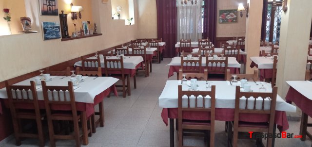 Restaurant entrada pueblo zona poligono