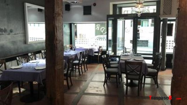 Traspaso Bar Restaurante 130m² con terraza en zona