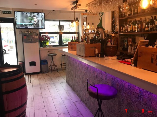 Bar con 12 mesas de terraza, Bernabéu