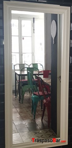 TRASPASO RESTAURANTE EN MERCADO COLON