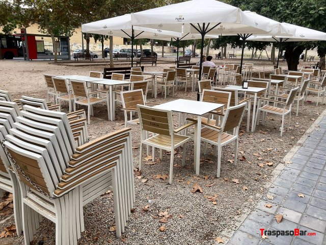 TRASPASO BAR EN PLENO FUNCIONAMIENTO